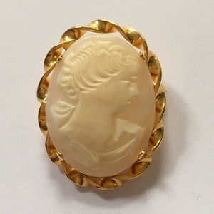 Vintage Carved Shell Feminine Cameo Pin Brooch Twisted Setting Antique EUC